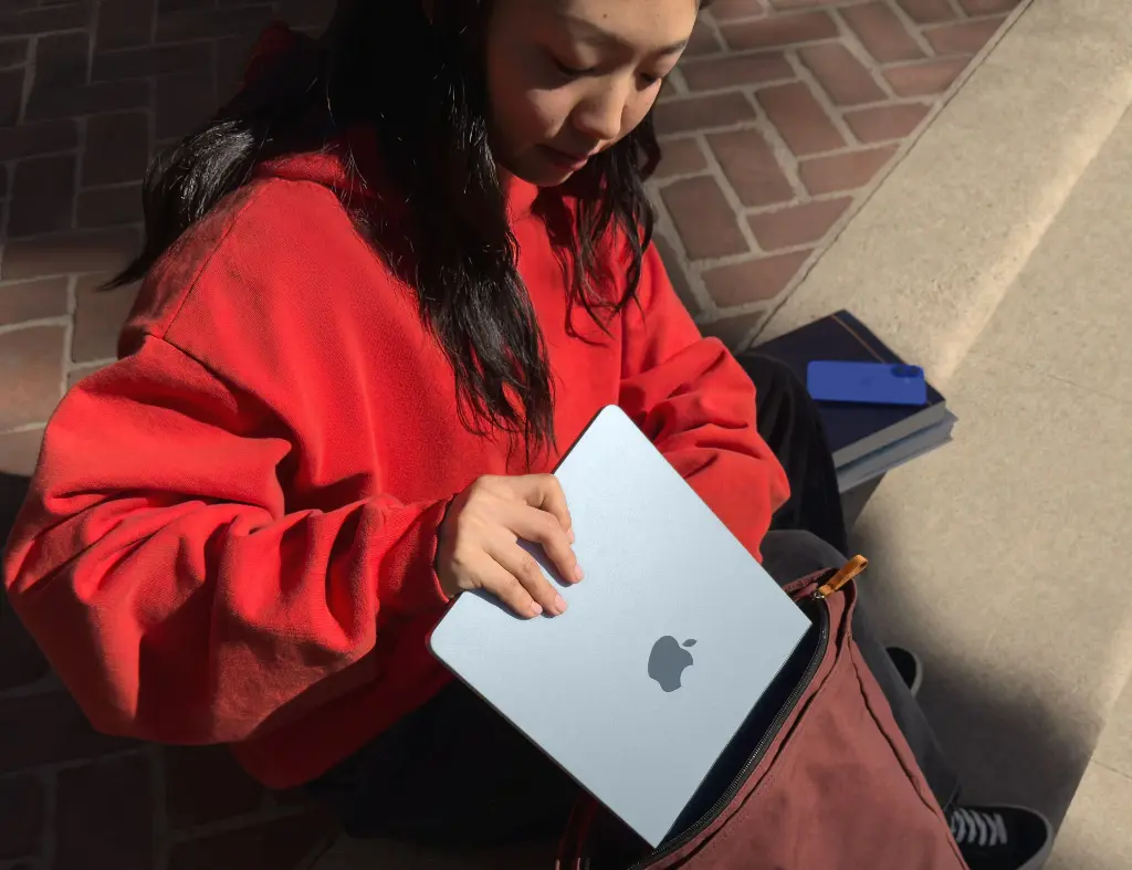 MacBook-Air-13-M4-7.webp
